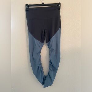 Zyia Storm Parallel Luxe Hi-Rise 7/8 Leggings blue navy, Size 4.